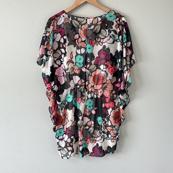 Express Black & Floral Flowy Blouse Size Medium - Picture 10 of 12
